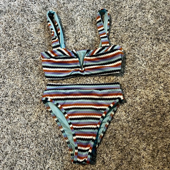 L*Space Bikini Lee Lee Top & Frenchie Bottom - Picture 1 of 2